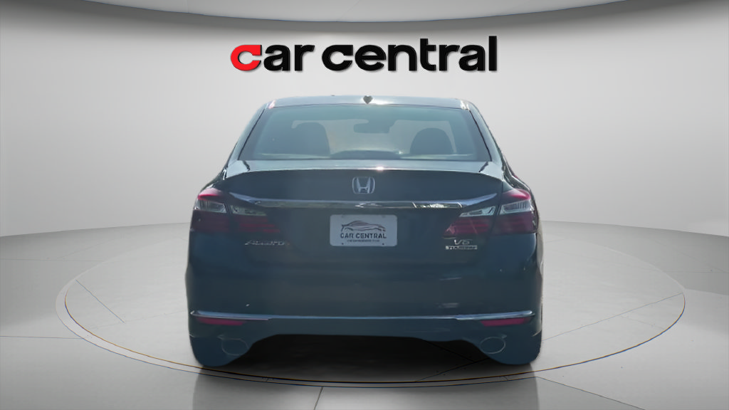 Used 2016 Honda Accord Touring image 6
