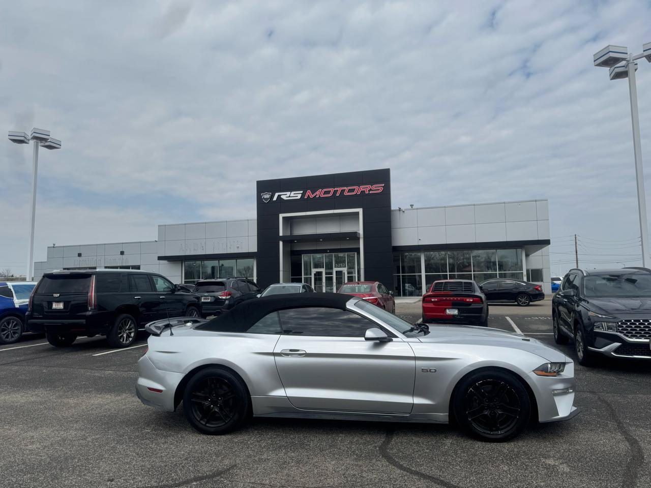 Used 2019 Ford Mustang GT Premium w/ Equipment Group 401A RWD image 3
