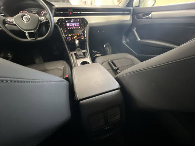 Certified 2022 Volkswagen Passat 2.0T SE image 20