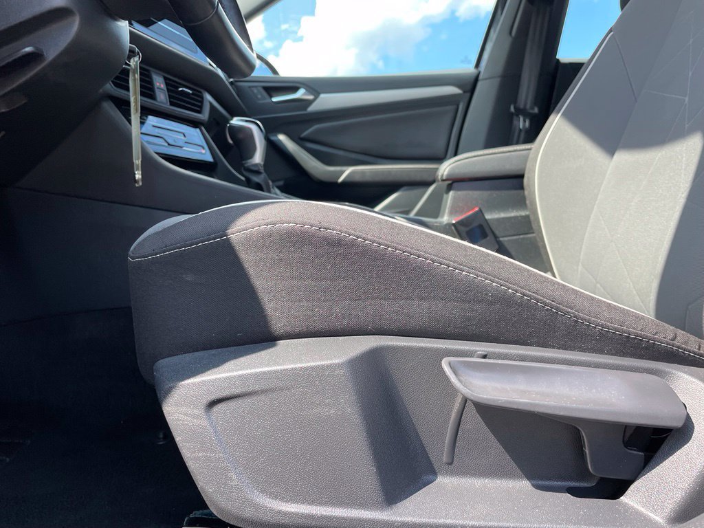 Used 2025 Volkswagen Jetta Sport FWD image 23