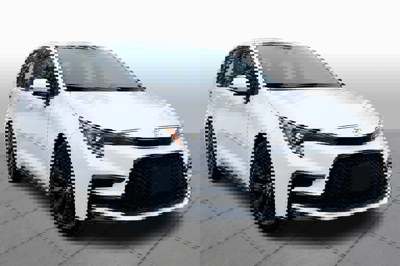 Certified 2023 Toyota Corolla SE w/ Carpet Mat Package (TMS) image 3