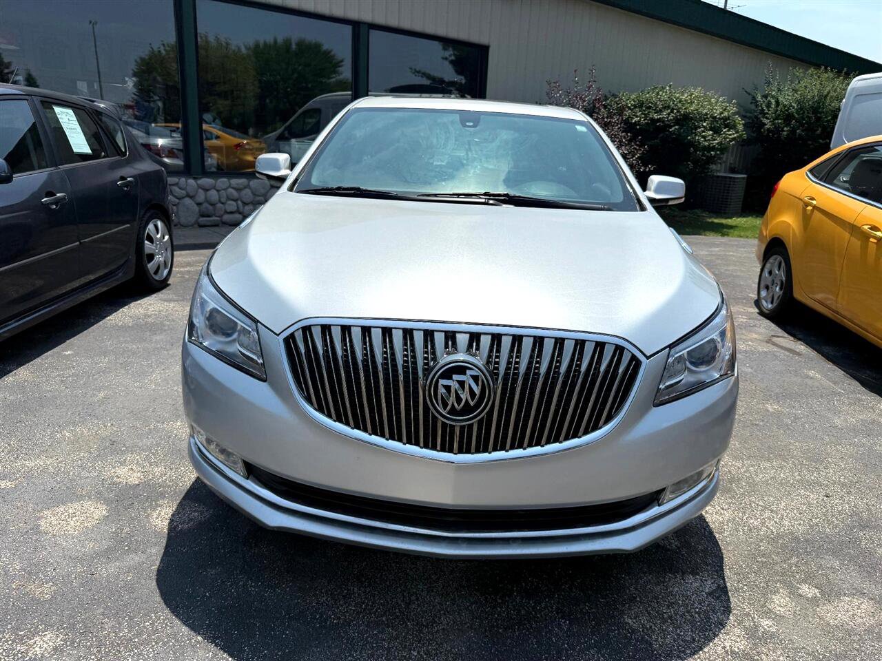Used 2016 Buick LaCrosse Leather image 2