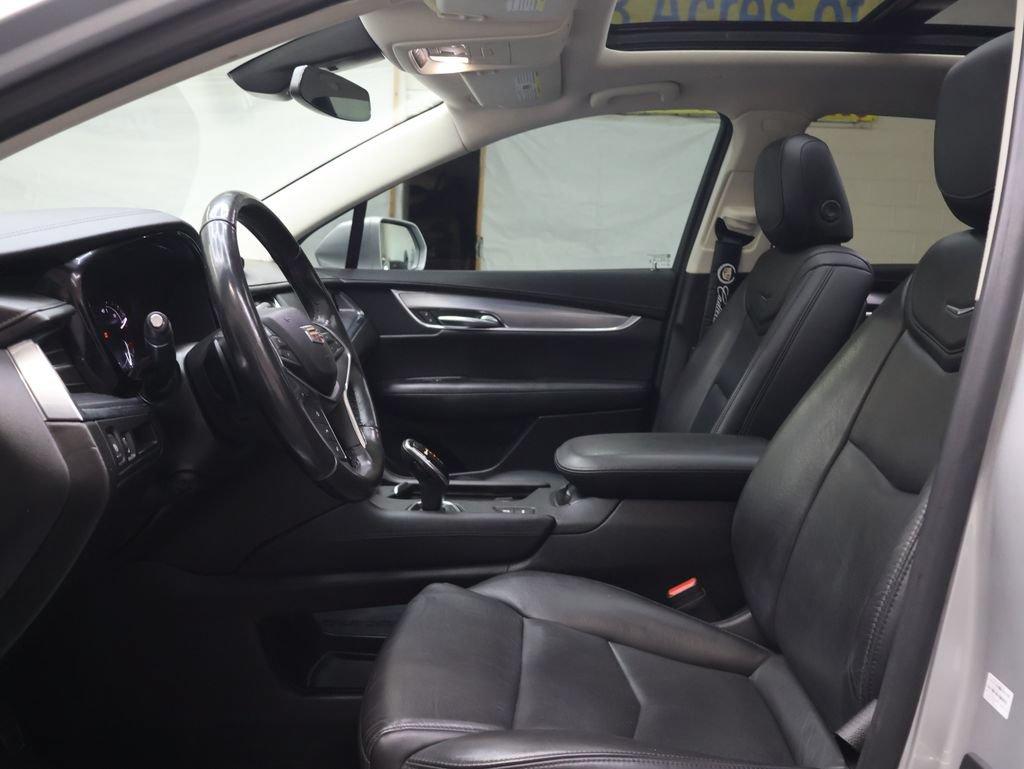 Used 2019 Cadillac XT5 Premium Luxury FWD image 16