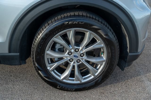 Used 2023 Ford Explorer XLT w/ Equipment Group 202A RWD image 11