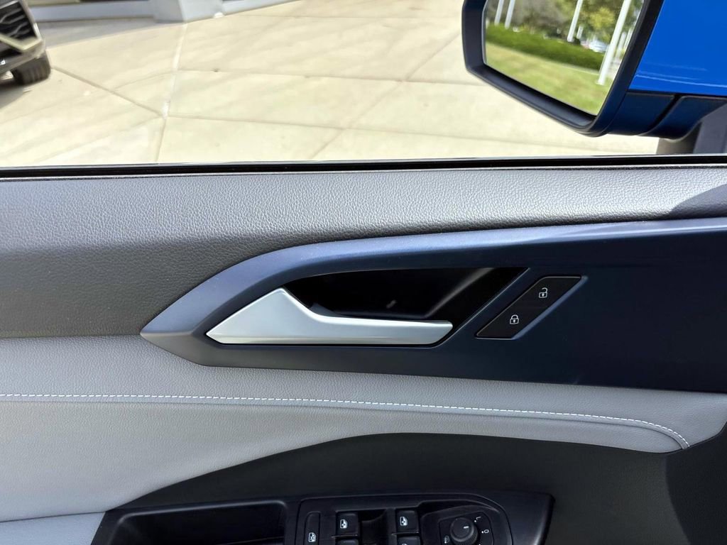 Used 2024 Volkswagen Taos SE image 12