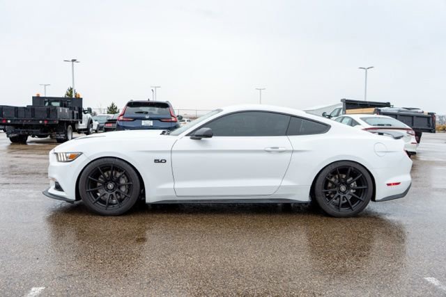 Used 2016 Ford Mustang GT Premium image 4