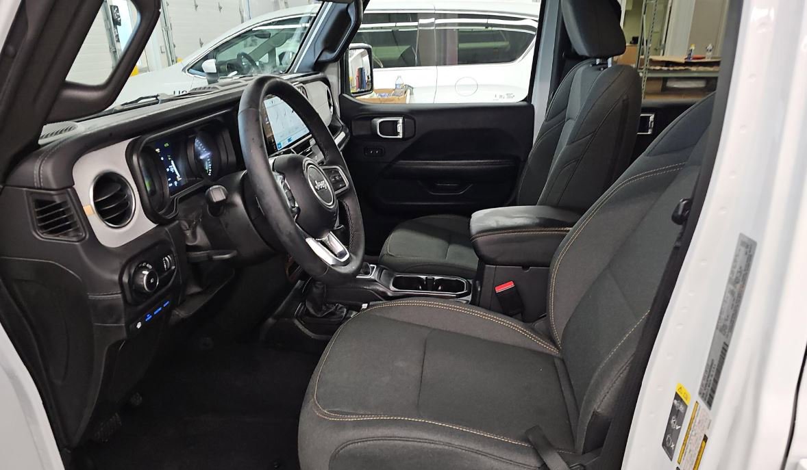 Used 2025 Jeep Wrangler Backcountry image 7