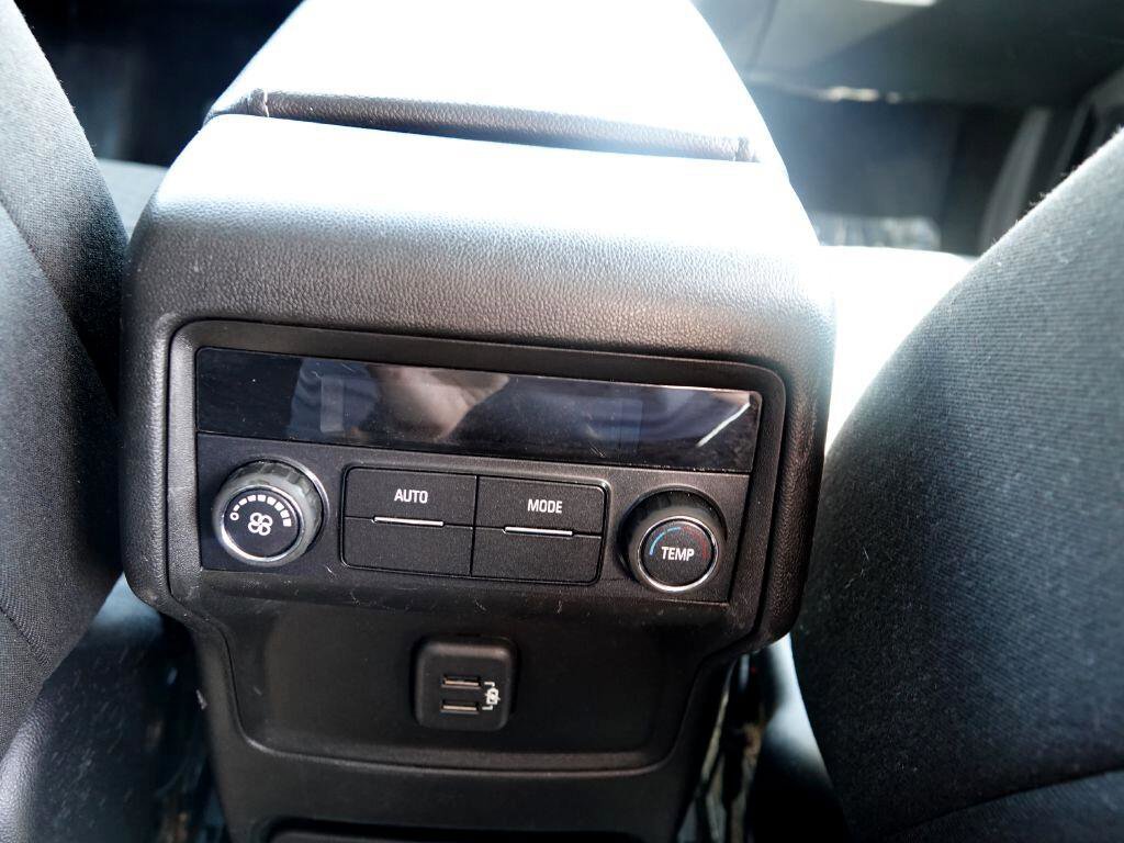 Used 2019 GMC Acadia SLE image 38