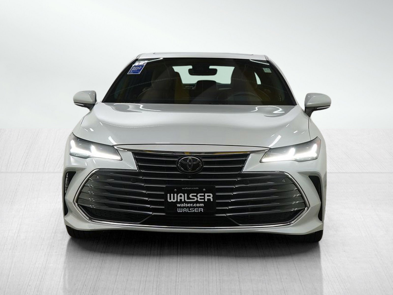 Used 2019 Toyota Avalon Limited image 8