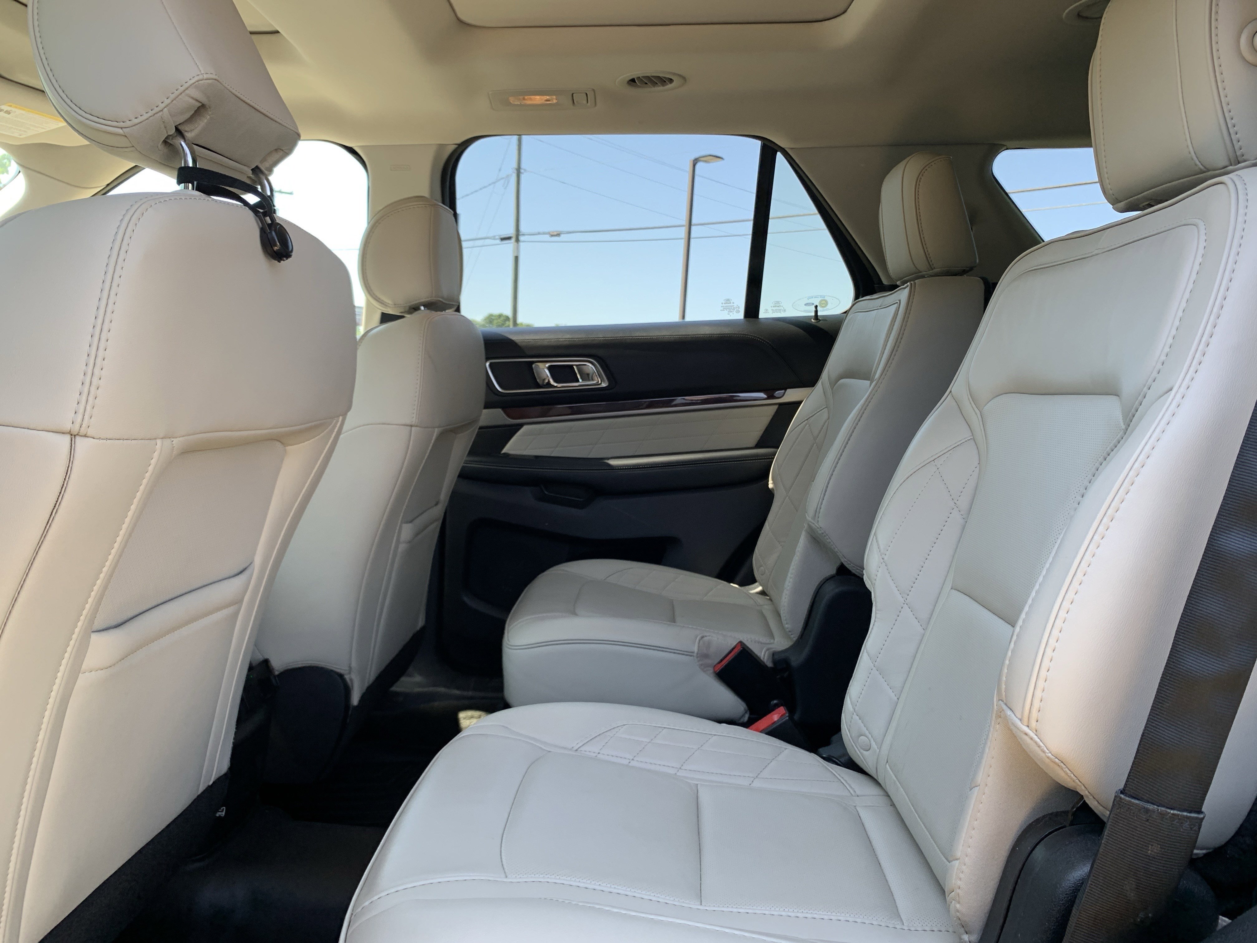 Used 2017 Ford Explorer Platinum AWD/4WD image 32