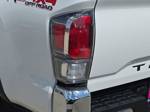 Used 2020 Toyota Tacoma TRD Off-Road AWD/4WD image 34