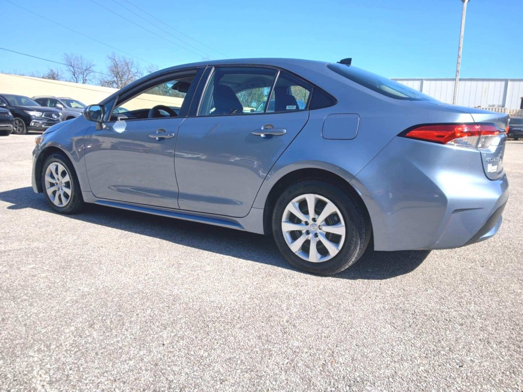Used 2022 Toyota Corolla LE FWD image 7