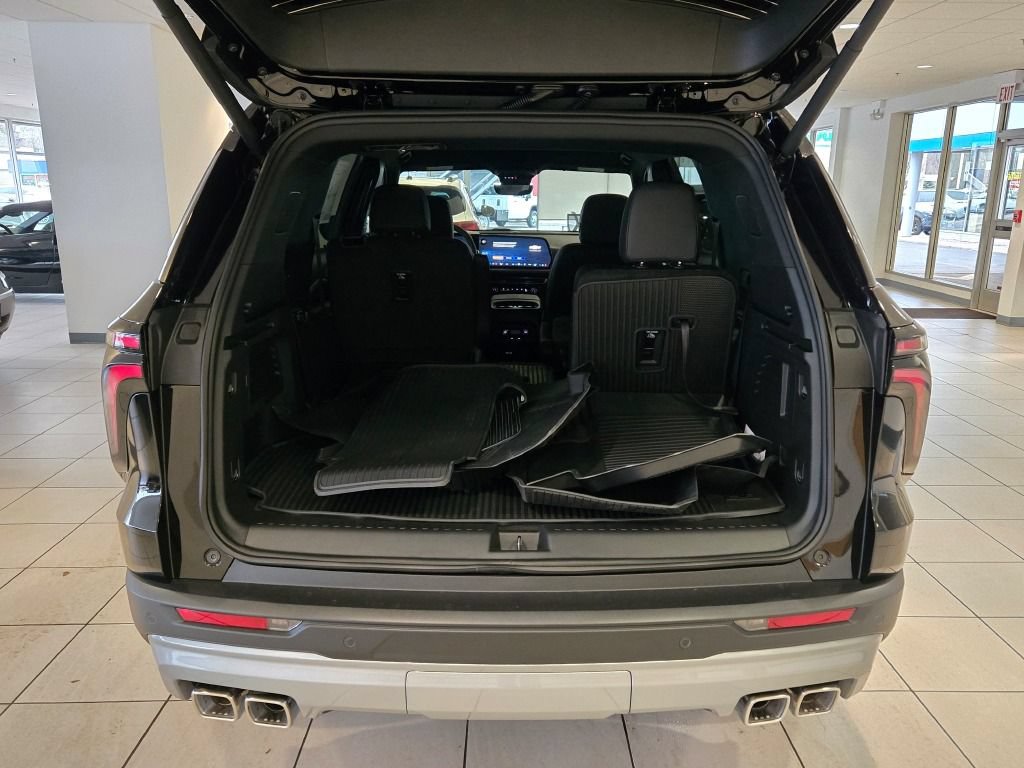 New 2026 Chevrolet Traverse LT w/ Driver Confidence Package AWD/4WD image 12