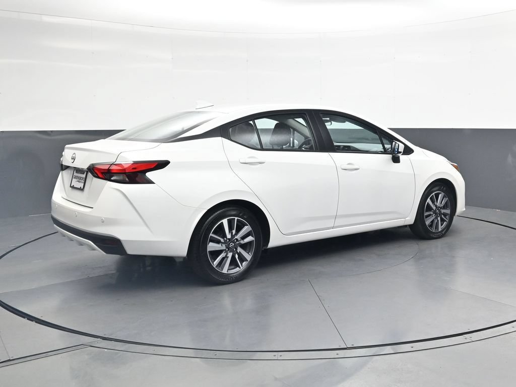 Used 2025 Nissan Versa SV FWD image 5