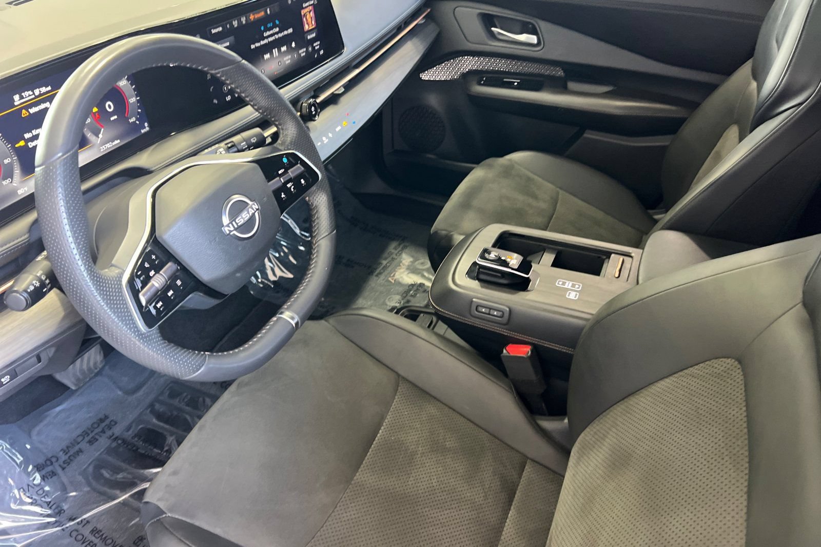 Certified 2024 Nissan Ariya FWD image 10