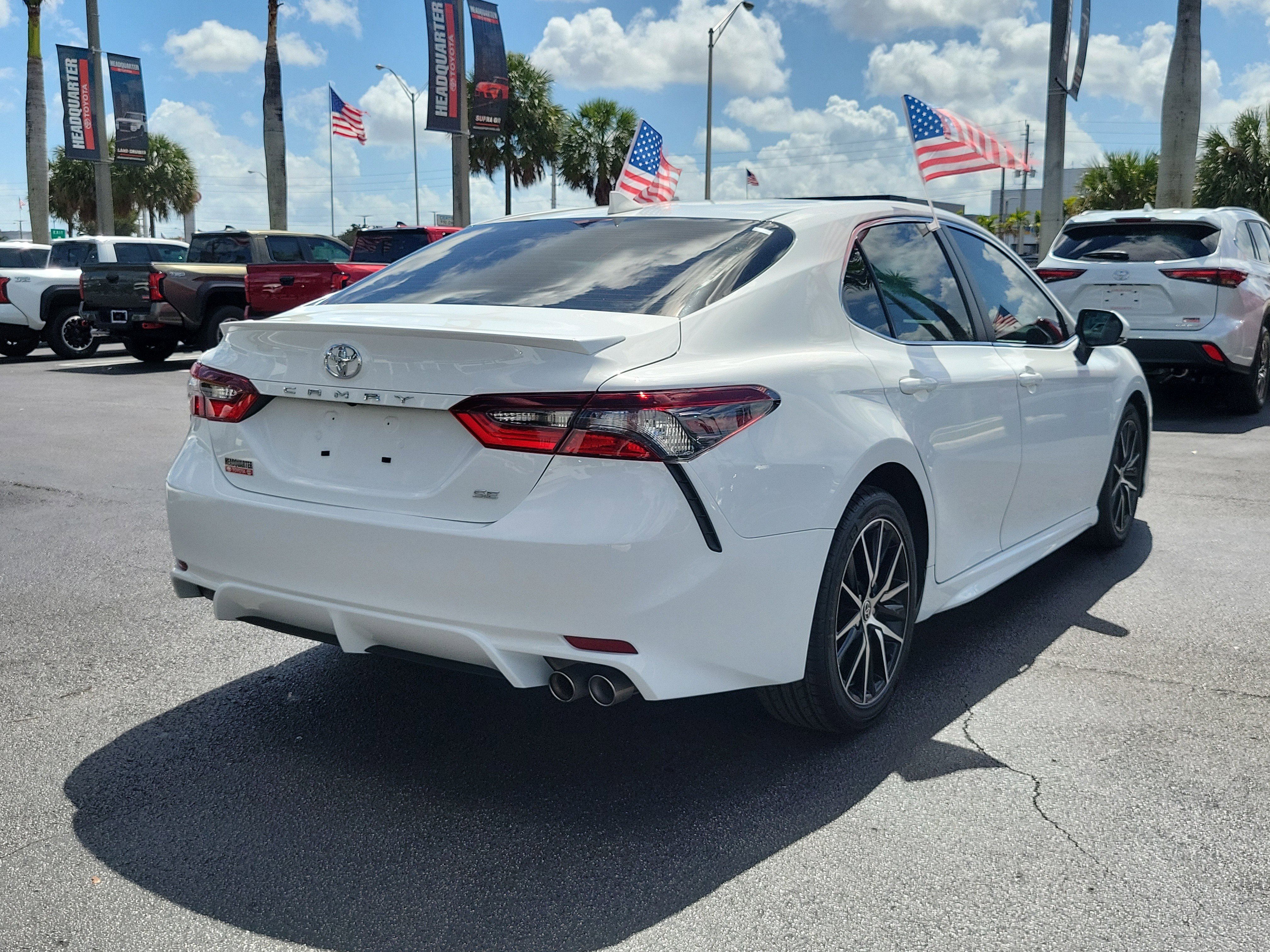 Used 2023 Toyota Camry SE w/ Convenience Package FWD image 11
