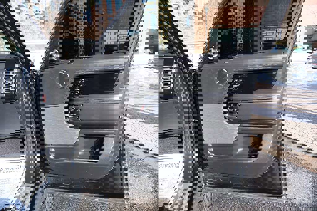 Used 2019 Land Rover Range Rover Autobiography image 43