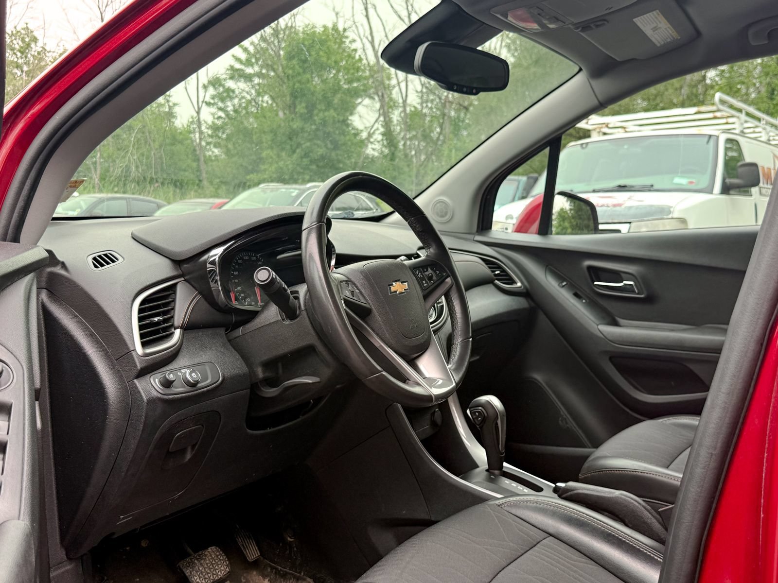 Used 2020 Chevrolet Trax LT w/ LT Convenience Package AWD/4WD image 8