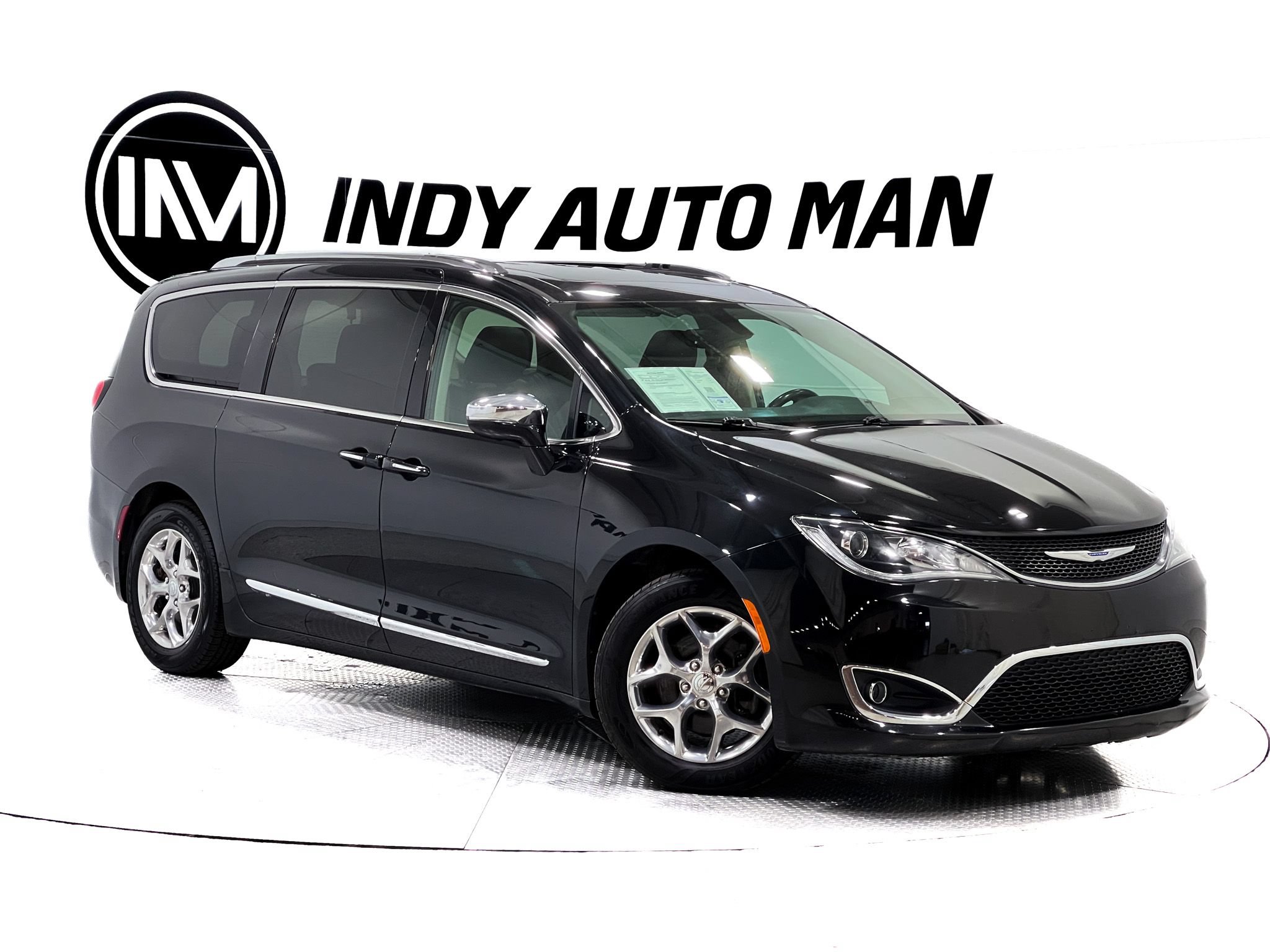 Used 2019 Chrysler Pacifica Limited FWD image 2