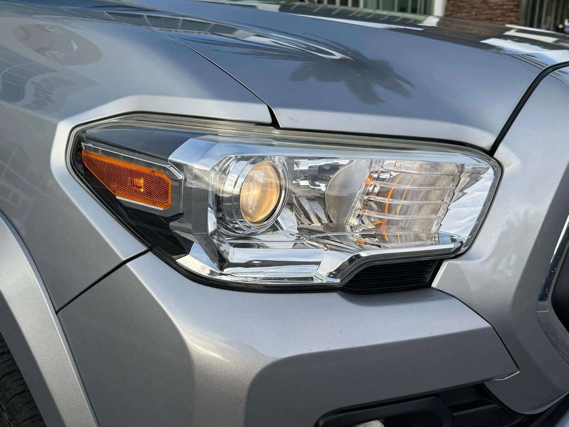 Used 2020 Toyota Tacoma SR5 image 26