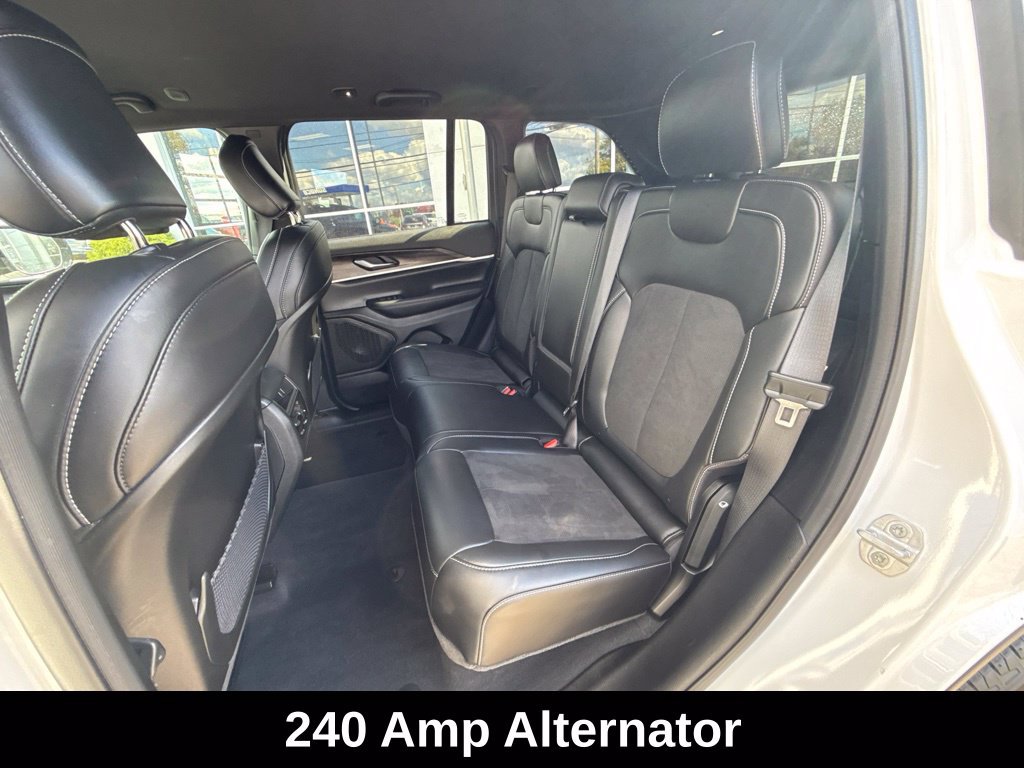 Used 2026 Jeep Grand Cherokee Altitude AWD/4WD image 22