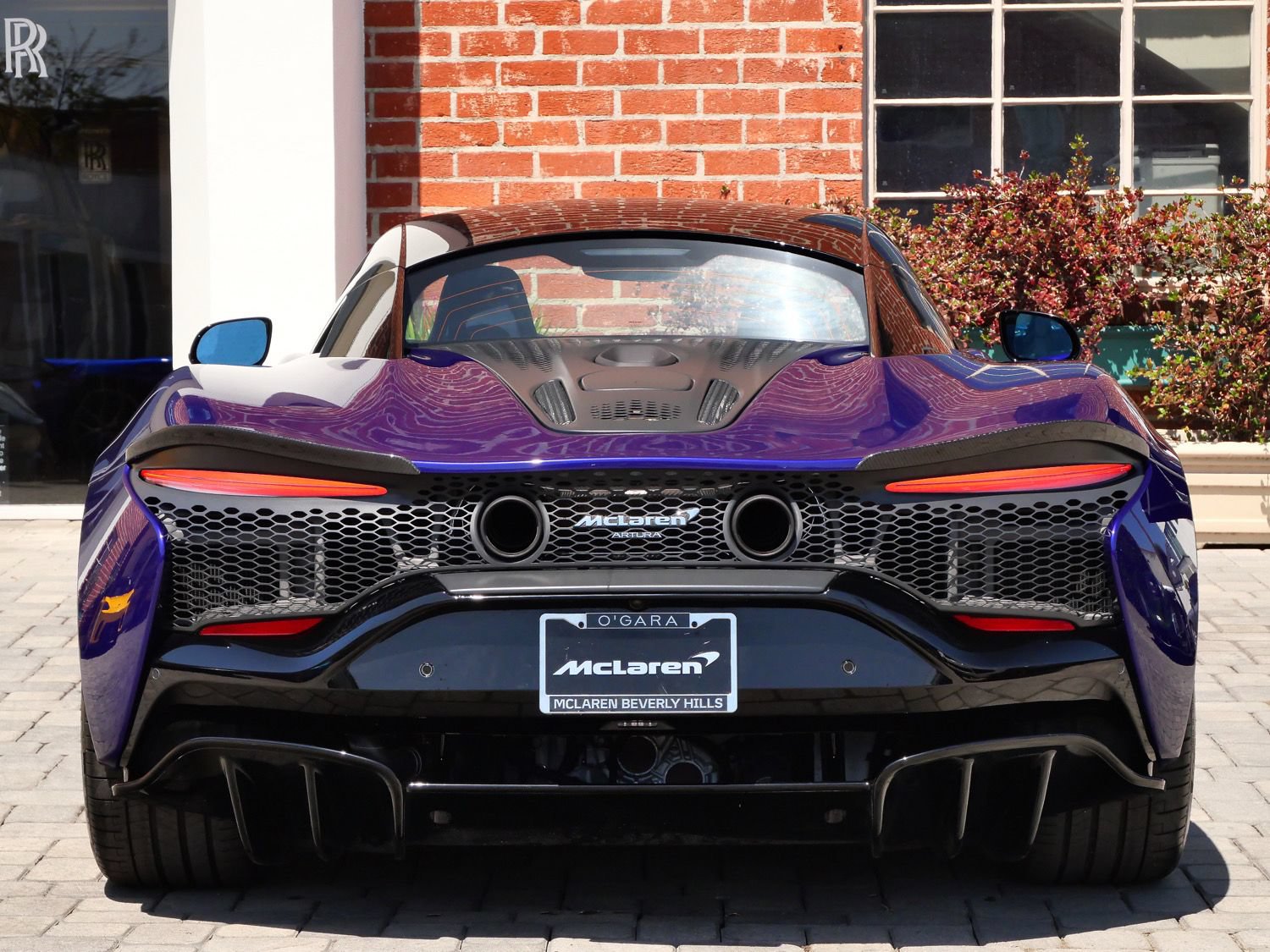 Used 2023 McLaren Artura RWD image 5