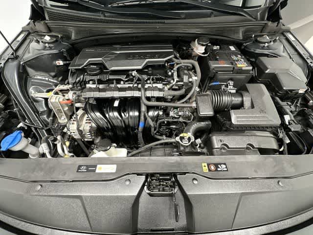 Used 2023 Hyundai Elantra SEL w/ Winter Weather Package FWD image 25