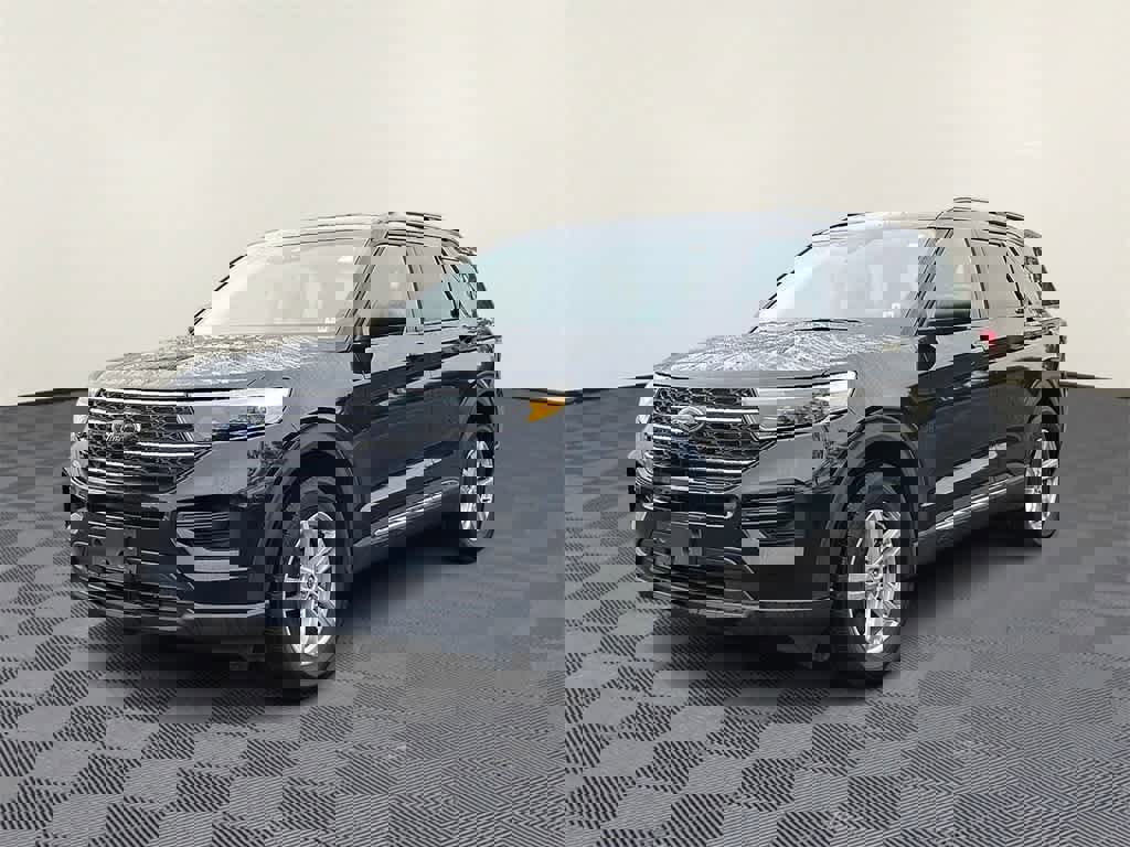 Certified 2022 Ford Explorer XLT w/ Class IV Trailer Tow Package