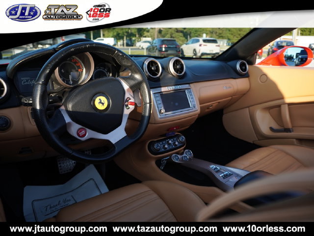 Used 2014 Ferrari California RWD image 19