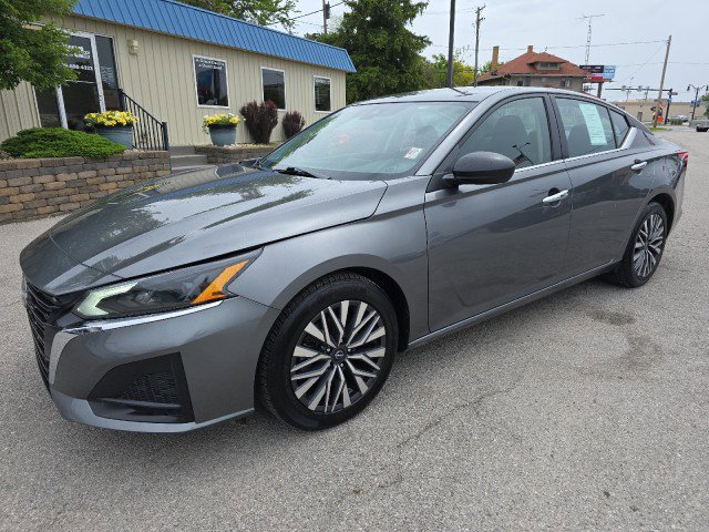 Used 2024 Nissan Altima 2.5 SV image 7