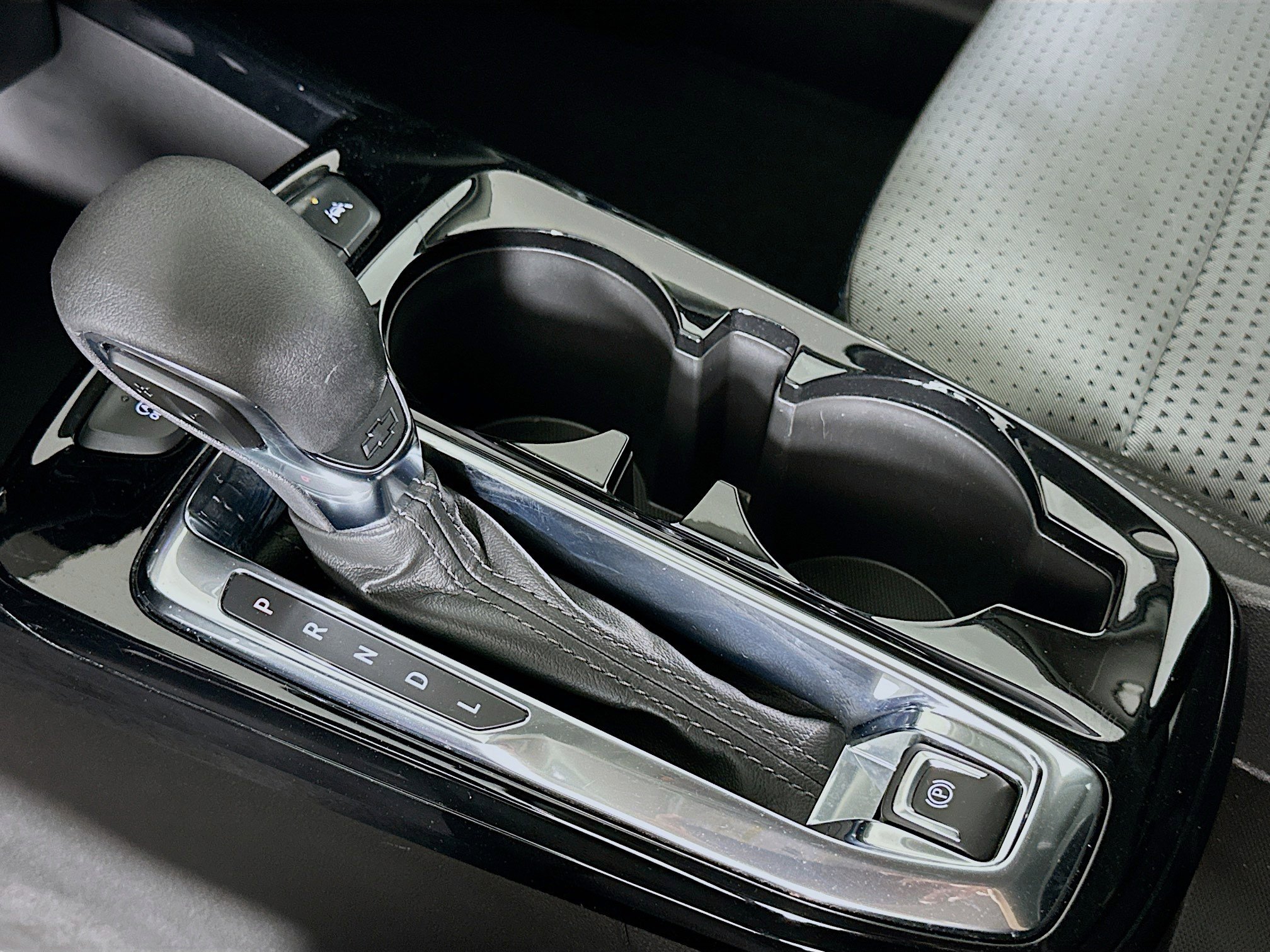 Used 2025 Chevrolet Trax LT w/ LT Convenience Package image 24