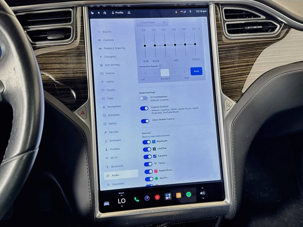 Used 2015 Tesla Model S 70D AWD/4WD image 38