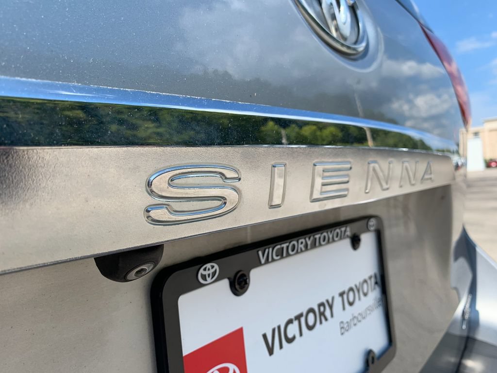 Used 2017 Toyota Sienna Limited Premium AWD/4WD image 38