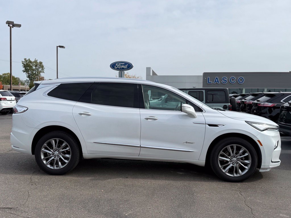 Used 2023 Buick Enclave Avenir w/ Avenir Technology Package AWD/4WD image 34