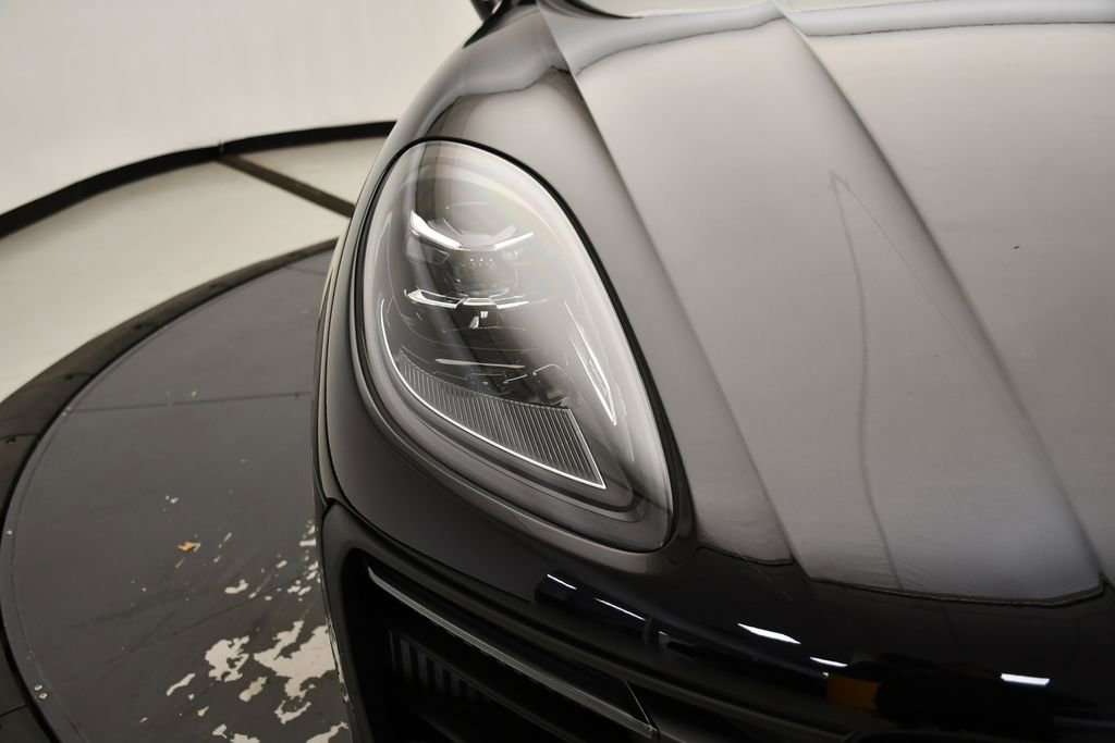 Used 2023 Porsche Macan S image 14