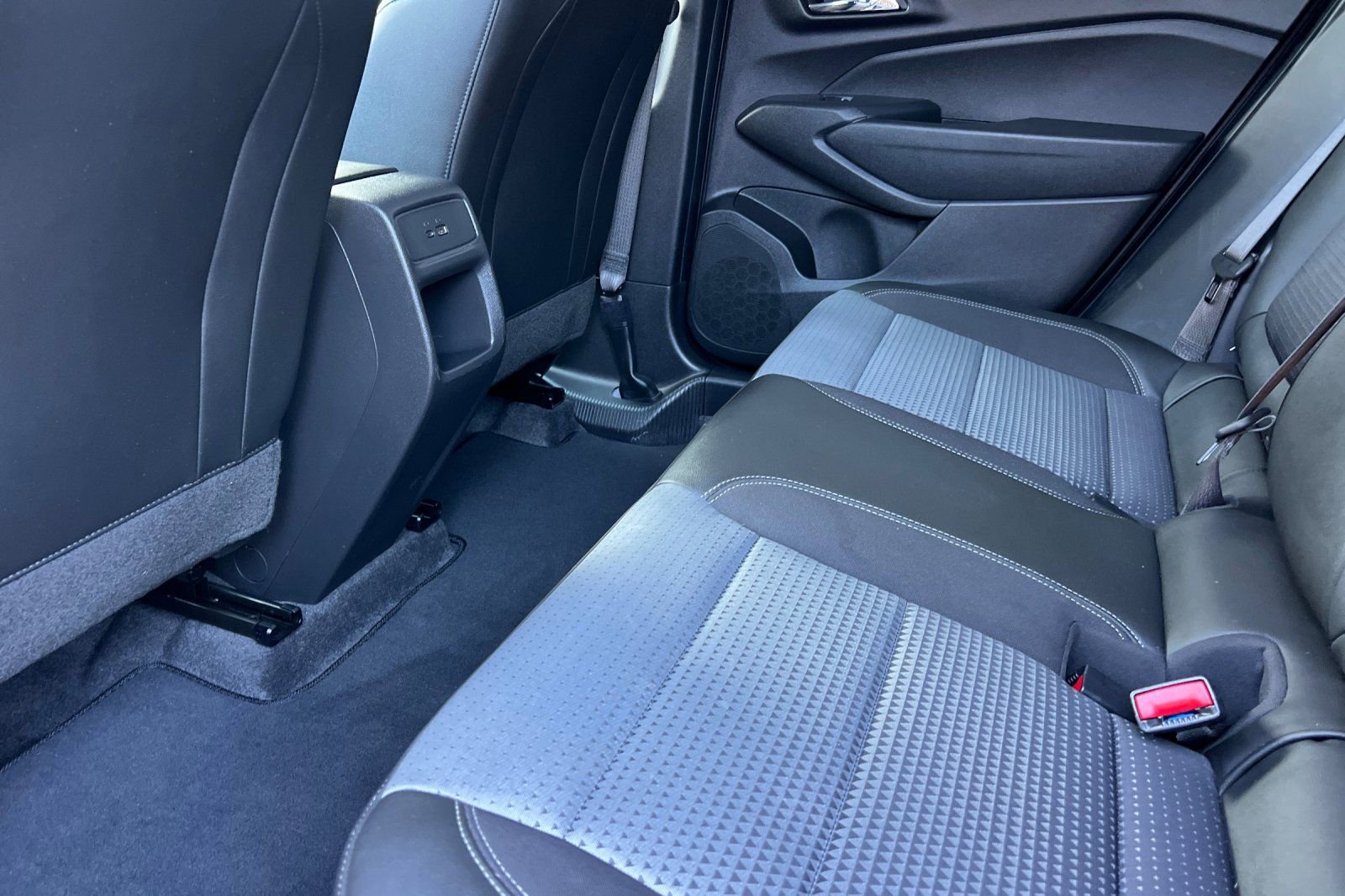 Used 2025 Chevrolet Trax LT w/ LT Convenience Package image 12