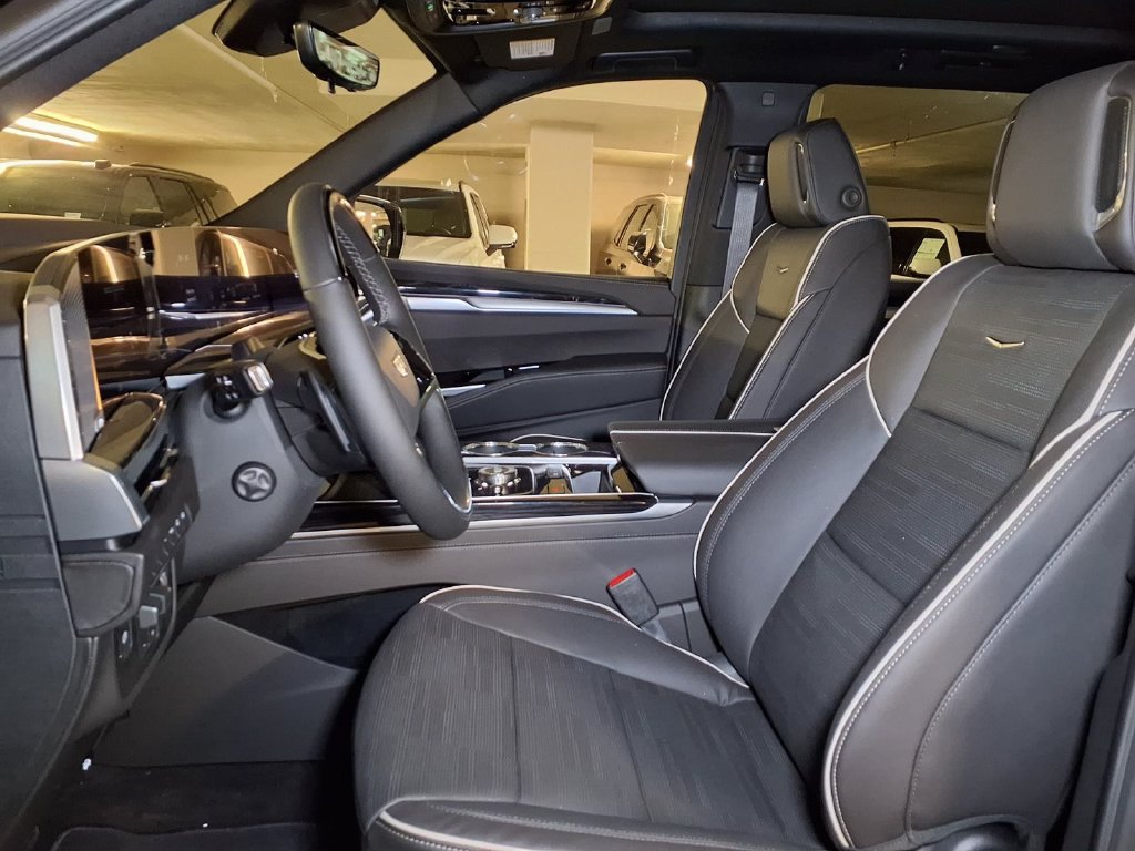 New 2026 Cadillac Escalade Sport w/ Touring Package AWD/4WD image 15