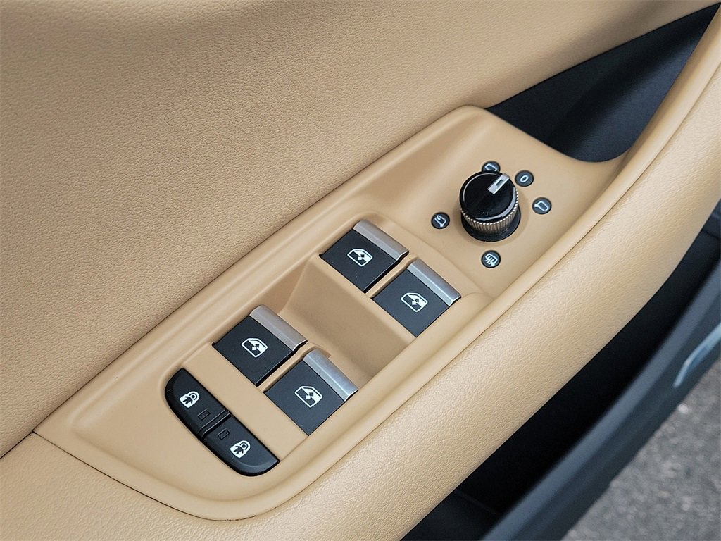 Used 2021 Audi Q8 Premium Plus w/ Premium Plus Package image 21