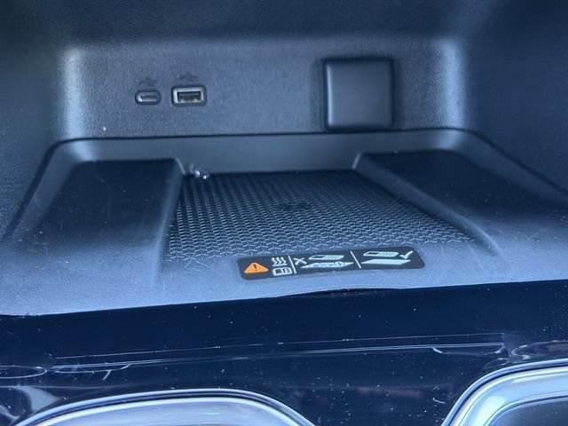 New 2026 Chevrolet Traverse LT w/ Sun and Wheel Package FWD image 29