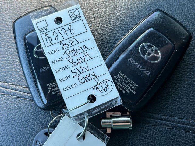 Used 2021 Toyota RAV4 TRD Off-Road image 39