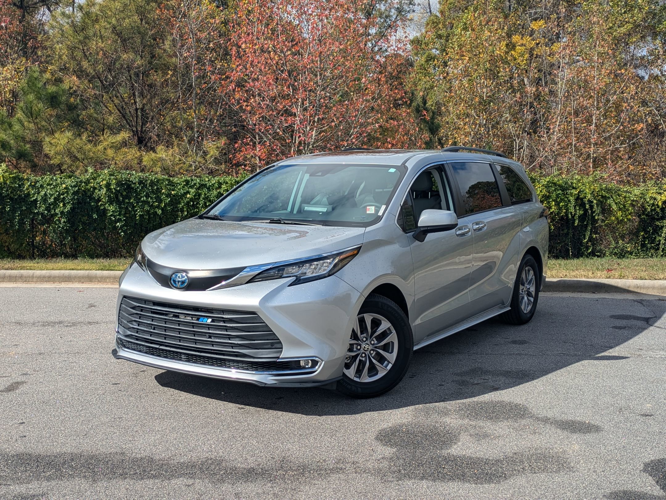 Used 2022 Toyota Sienna XLE