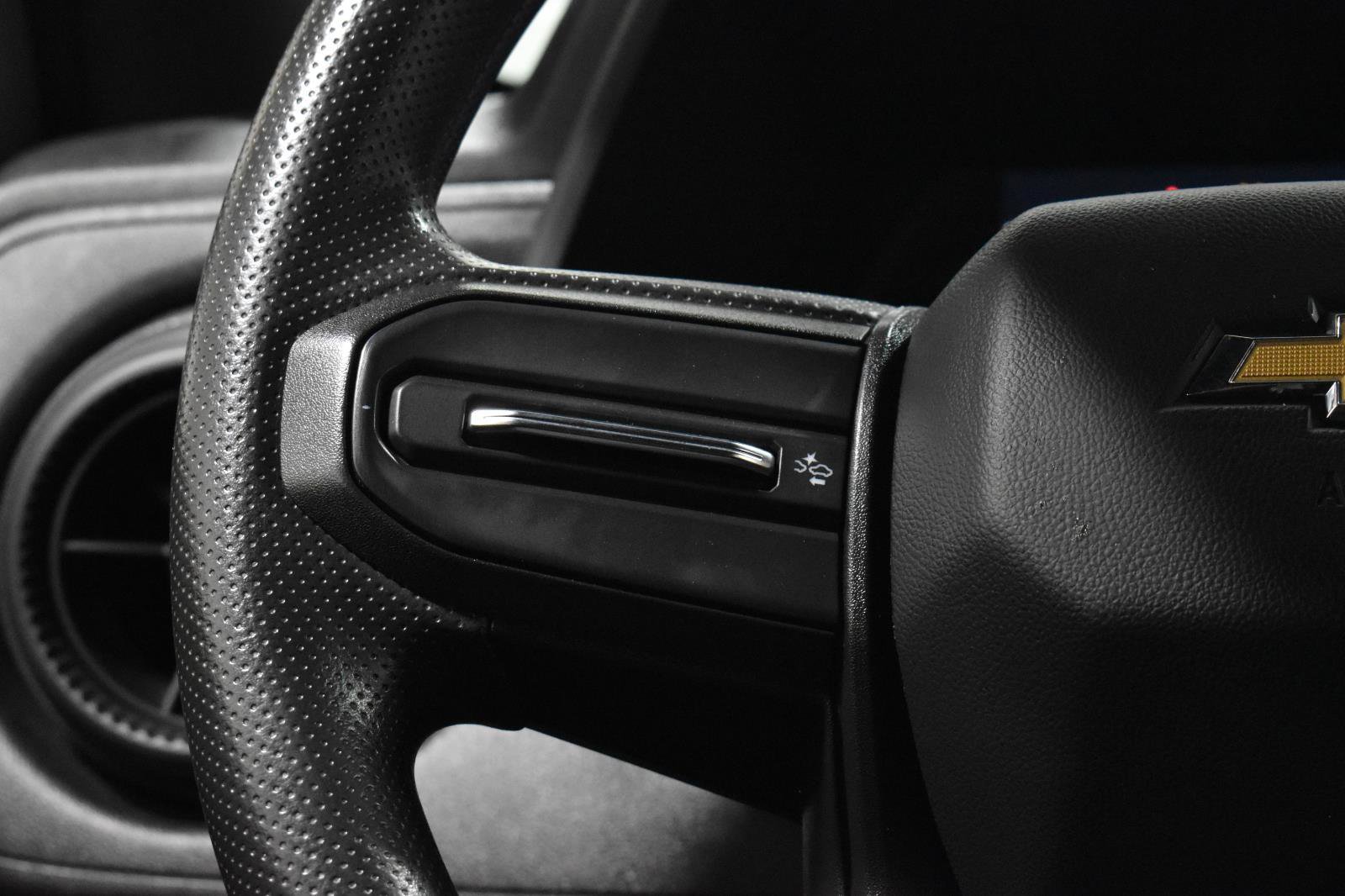 Used 2023 Chevrolet Colorado W/T RWD image 9