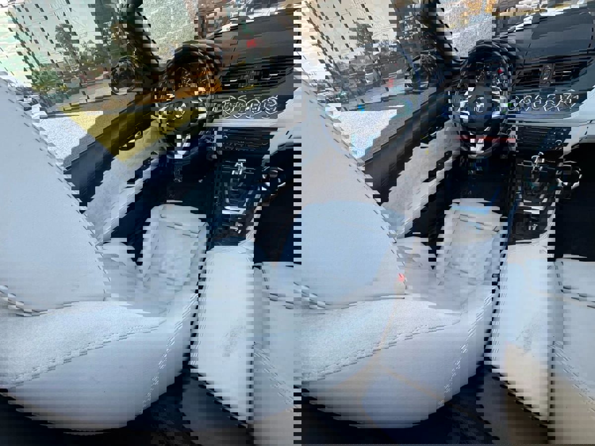 Used 2011 BMW Z4 sDrive35i image 45