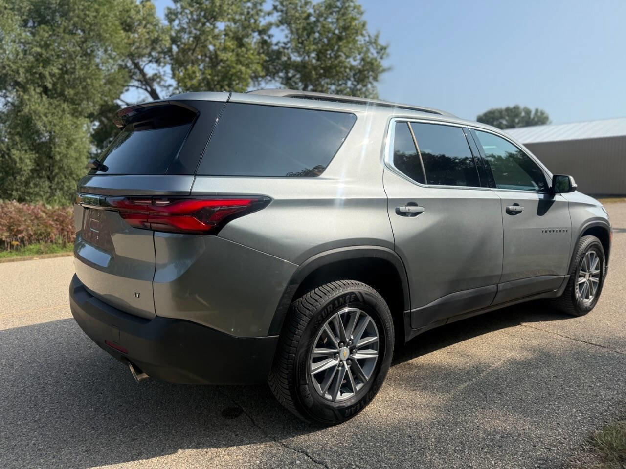 Used 2023 Chevrolet Traverse LT image 5