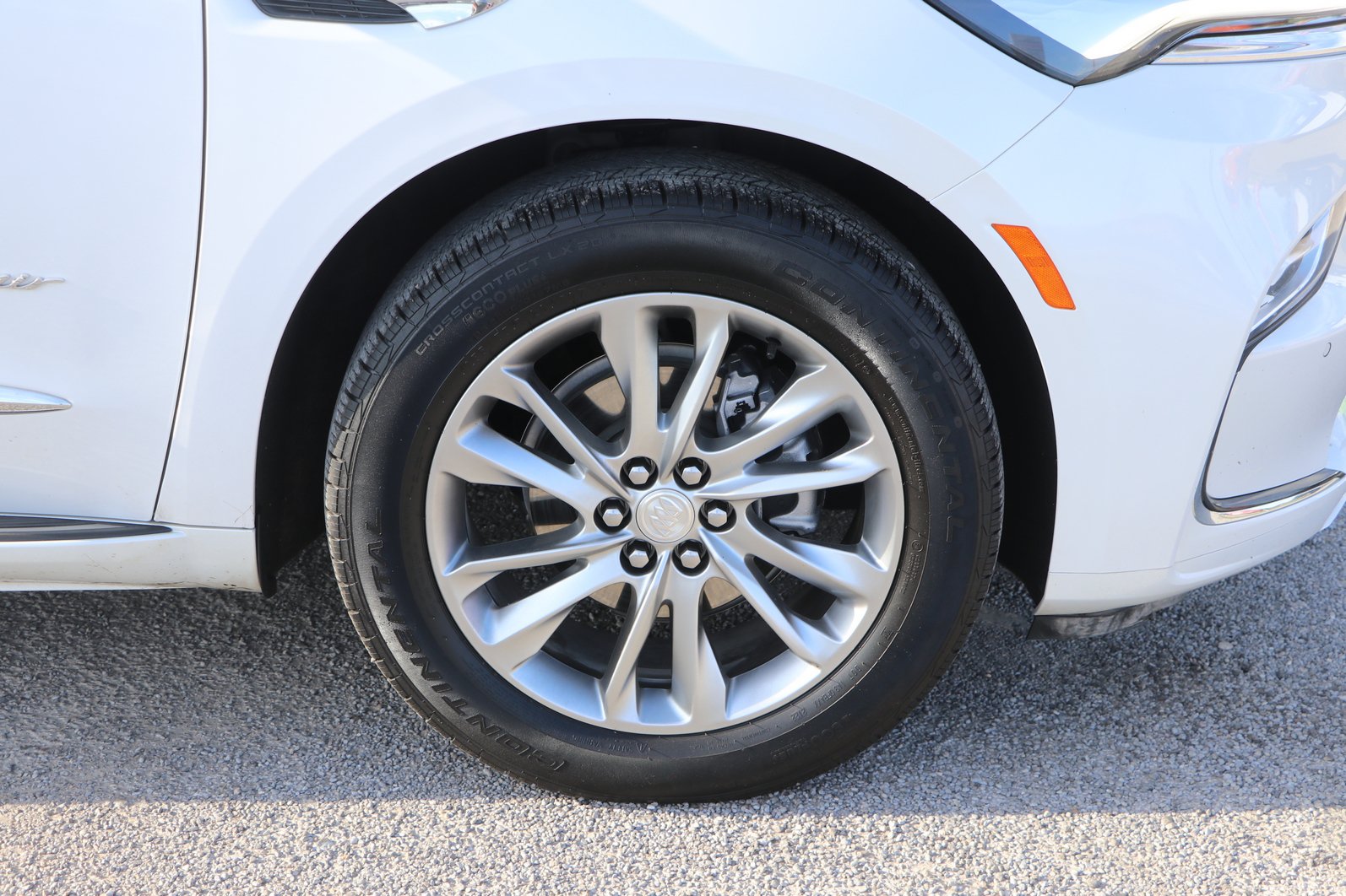 Used 2022 Buick Enclave Avenir w/ Avenir Technology Package AWD/4WD image 9
