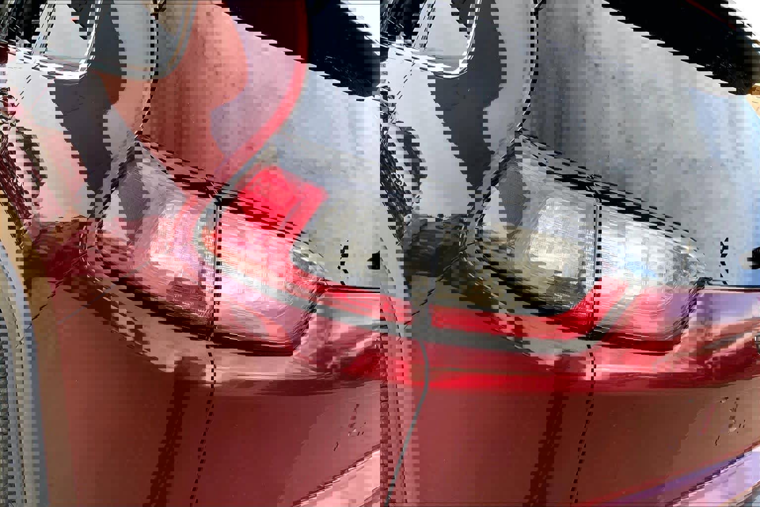 Used 2019 Jeep Cherokee Latitude w/ Popular Appearance Group image 27