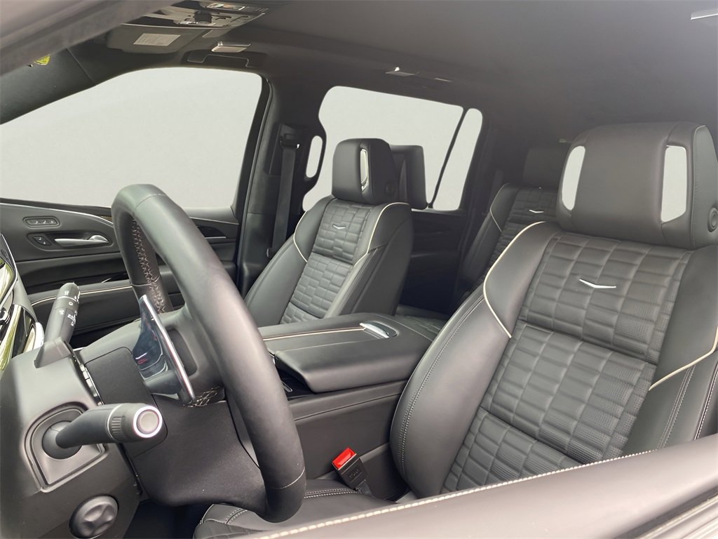 Certified 2024 Cadillac Escalade ESV V w/ Heavy-Duty Trailer Package image 11