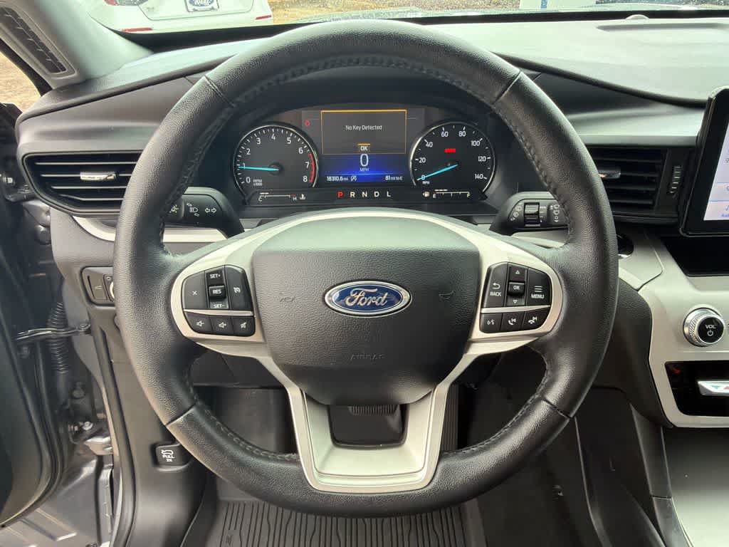 Used 2024 Ford Explorer XLT AWD/4WD image 23