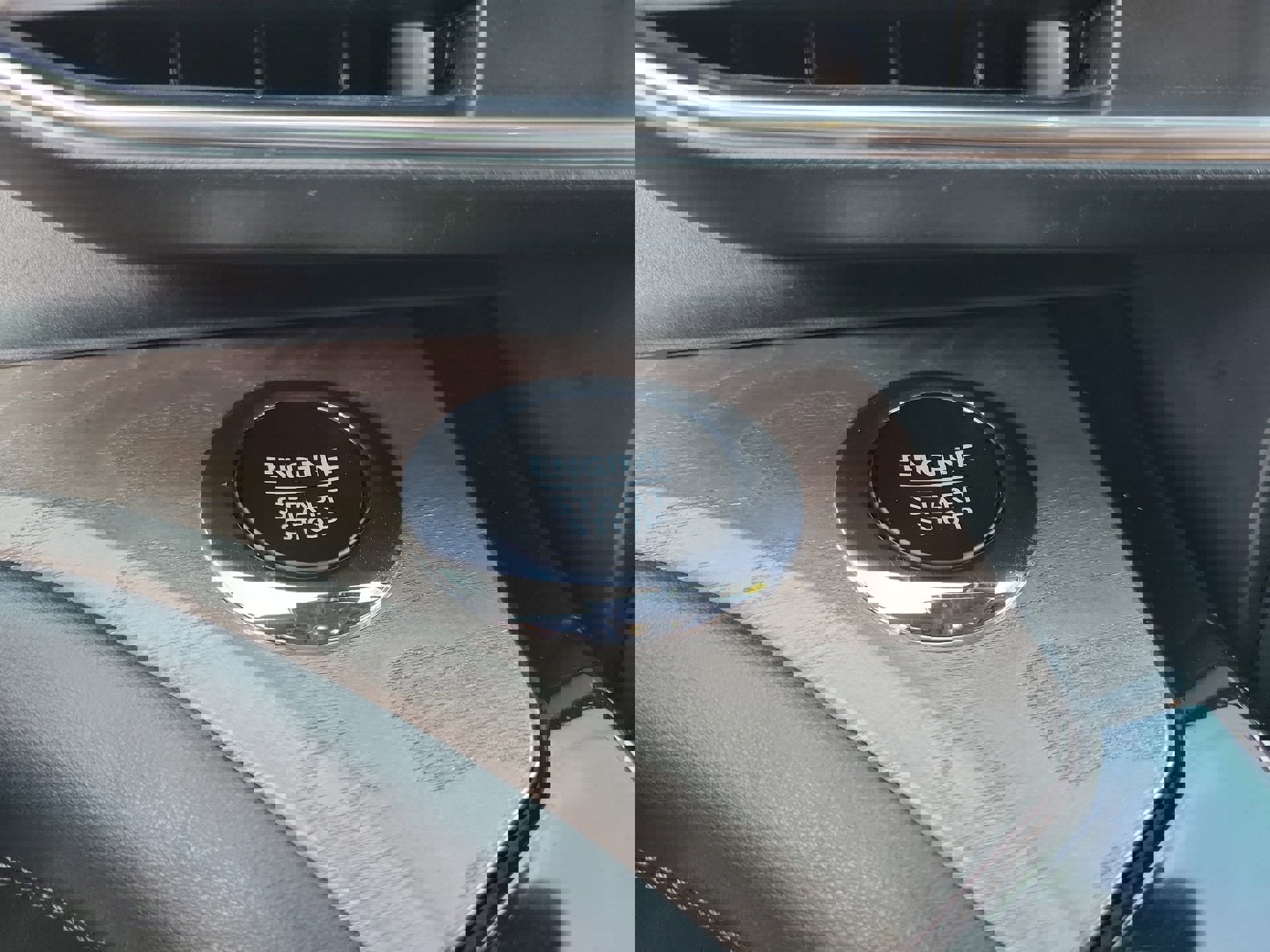 Used 2023 Ford Explorer Platinum w/ Technology Package image 35