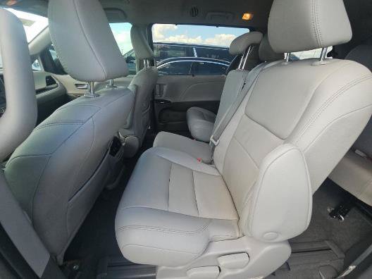 Used 2020 Toyota Sienna XLE FWD image 16
